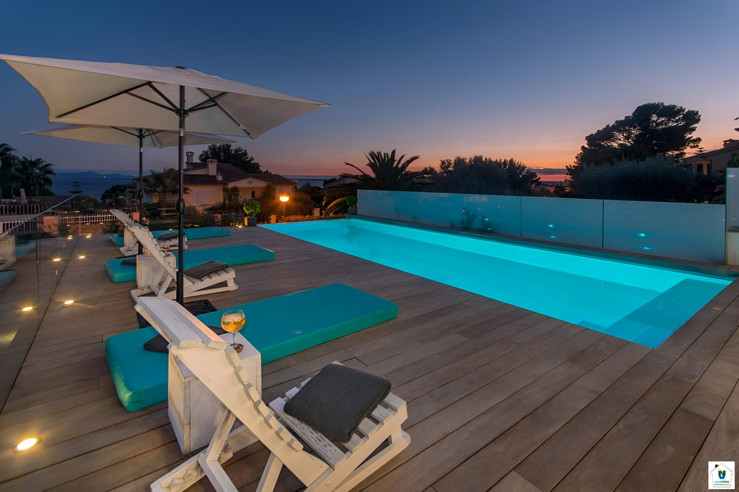Villa de lujo con piscina y vistas al mar. Mallorca