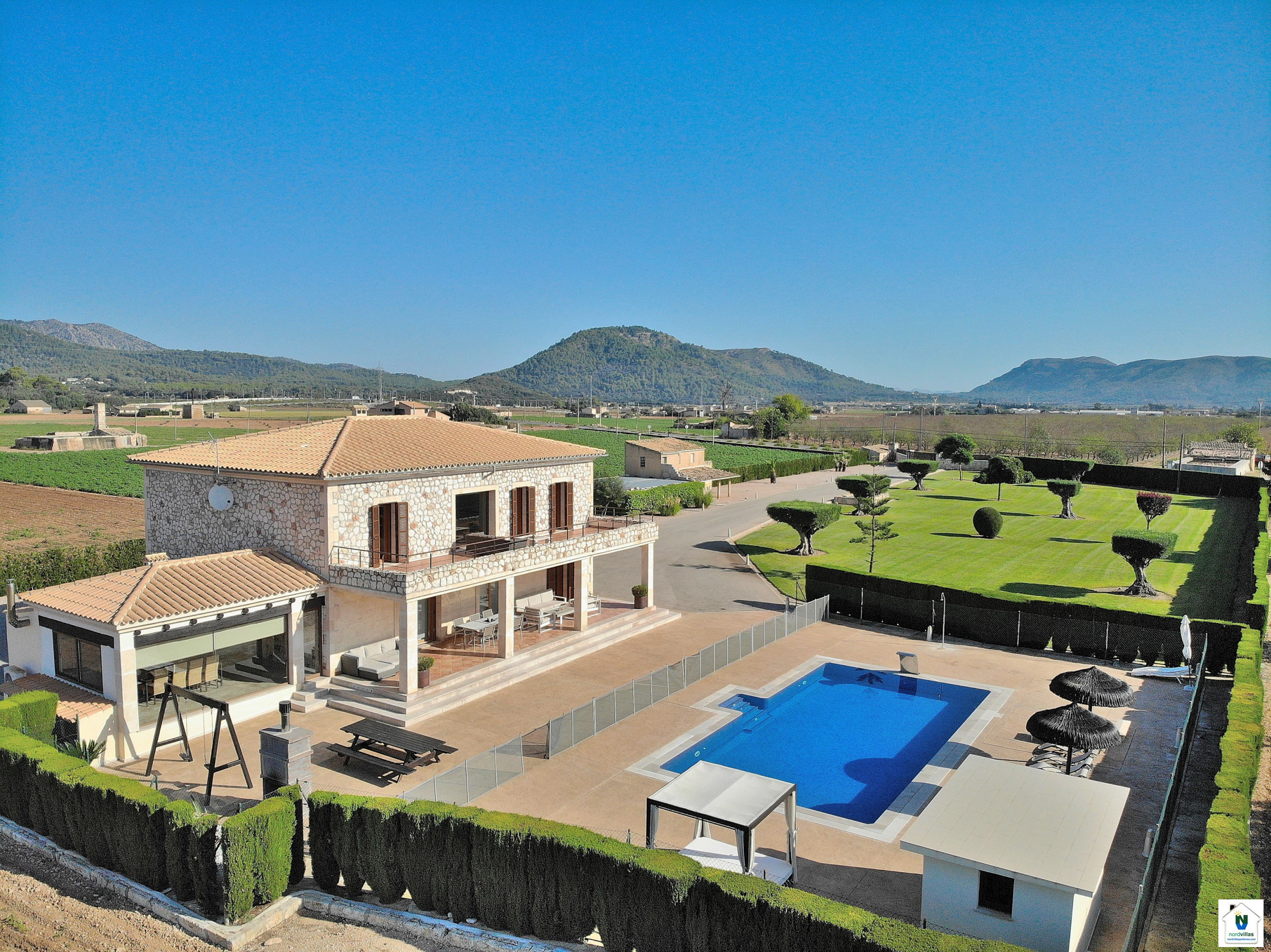 Luxury Finca with large pool and views. Rey del Campo 140