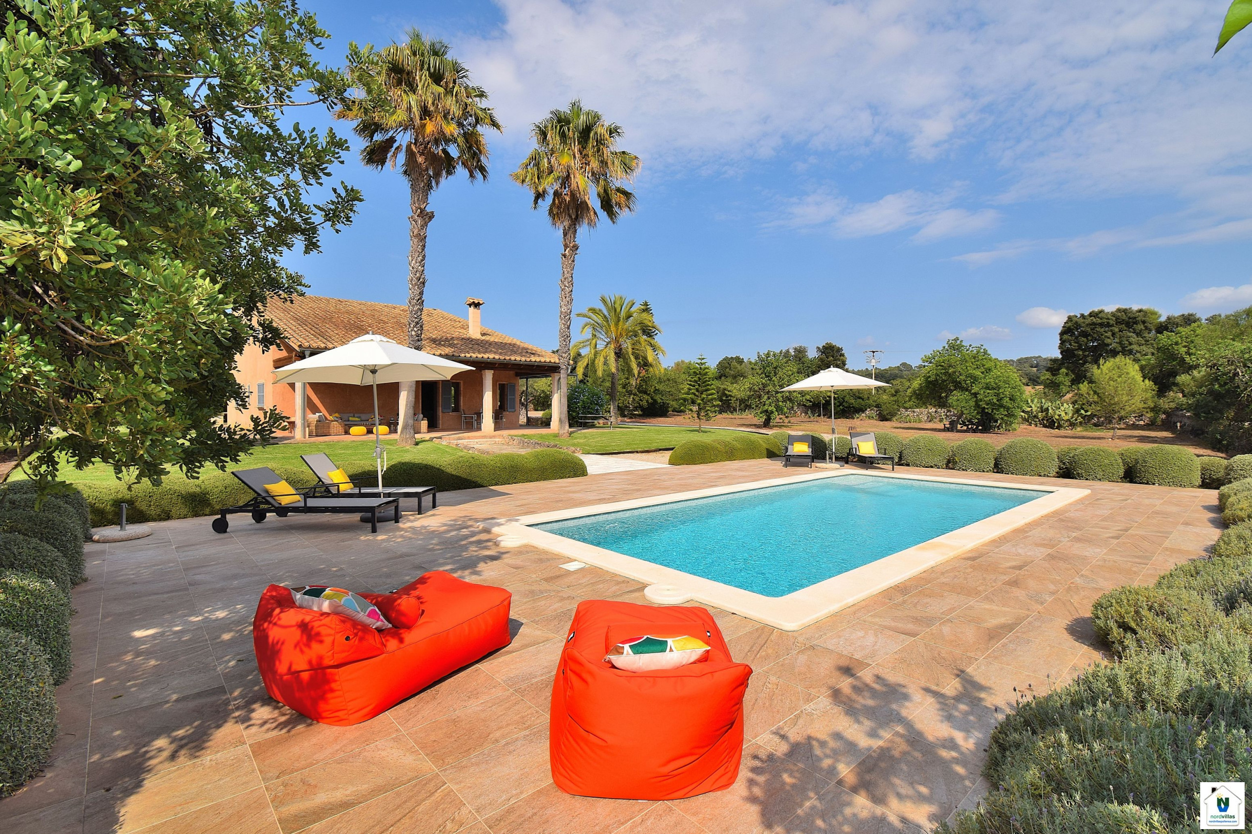 Holiday house, garden, swimming pool, sunbeds, holidays, Majorca